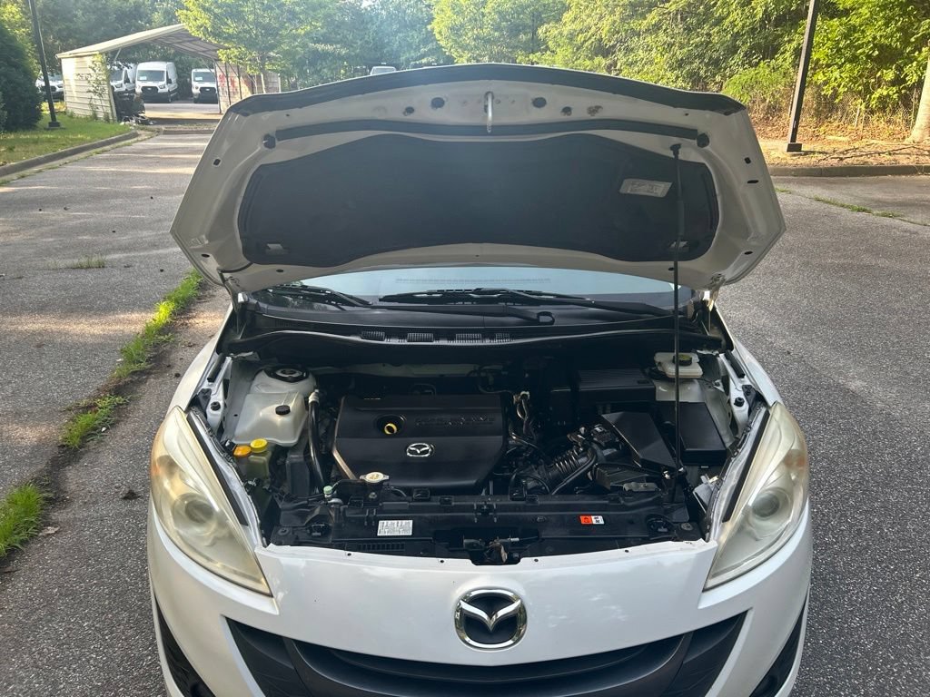 Used 2012 MAZDA MAZDA5 Touring w/ Moonroof & Audio Pkg FWD image 12