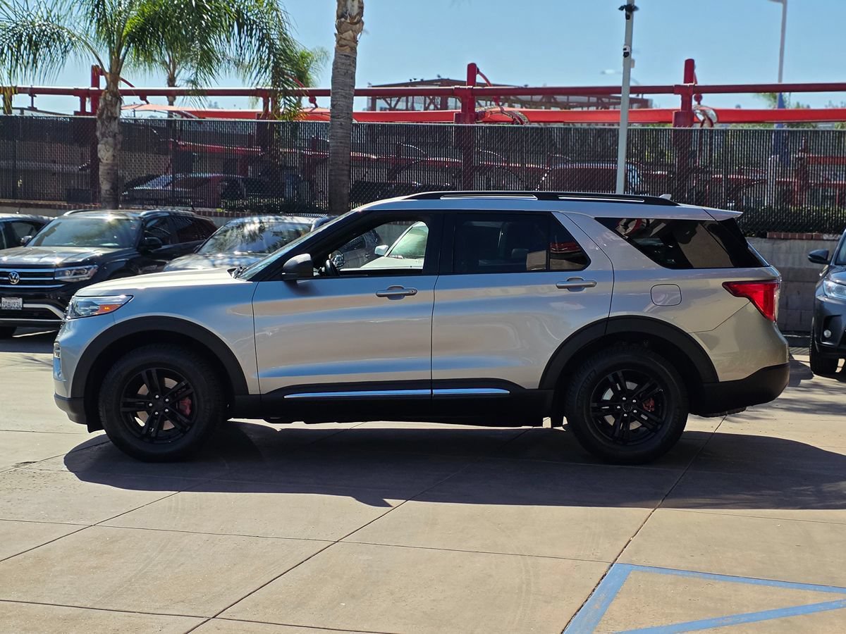 Used 2020 Ford Explorer XLT w/ Equipment Group 202A AWD/4WD image 8