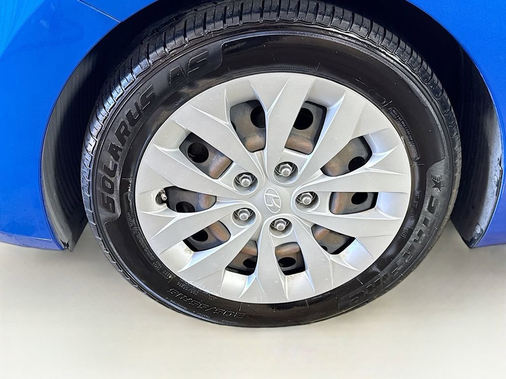 Used 2017 Hyundai Elantra GT image 36