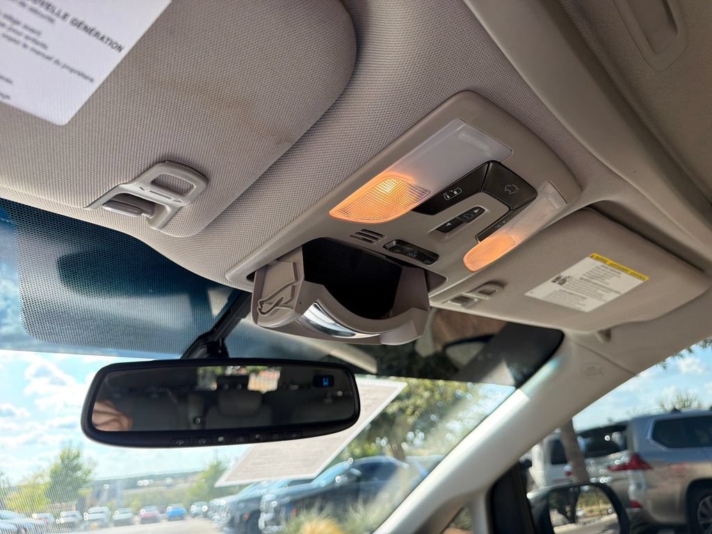 Used 2017 Toyota Sienna XLE w/ XLE Navigation Package FWD image 23