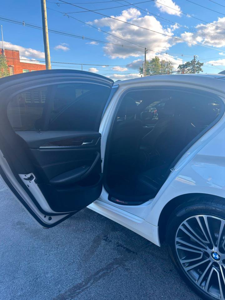 Used 2018 BMW 530i xDrive w/ Premium Package AWD/4WD image 17