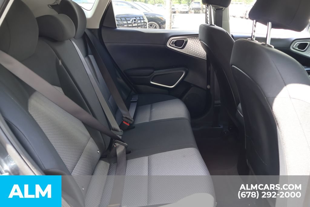 Used 2025 Kia Soul LX w/ LX Technology Package FWD image 21