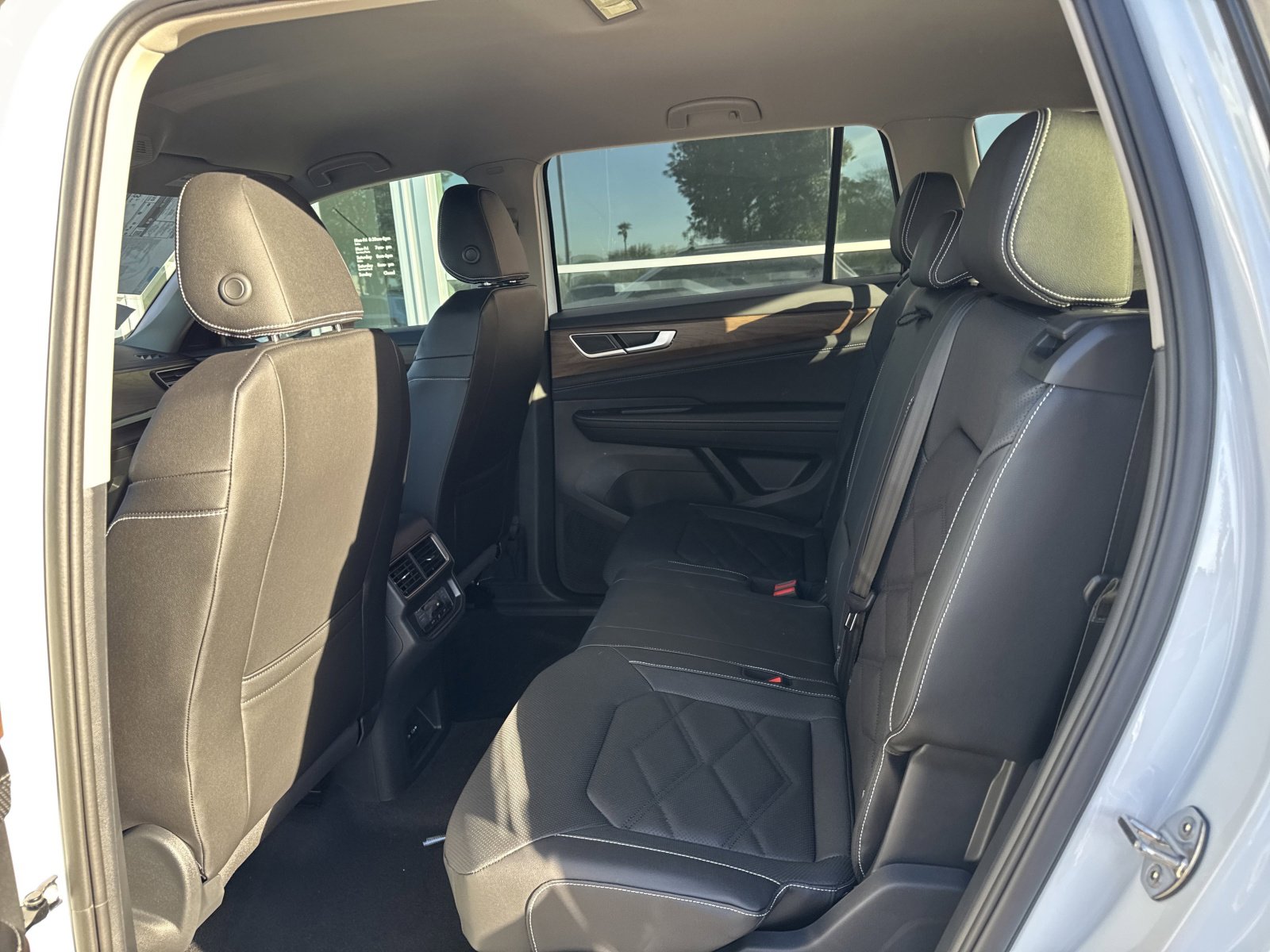 New 2026 Volkswagen Atlas SE image 17