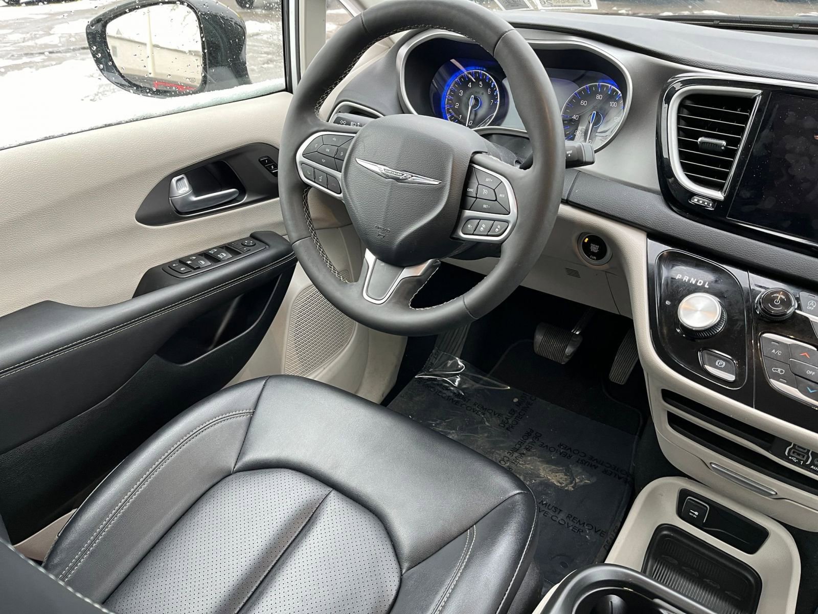 Used 2024 Chrysler Pacifica Touring-L image 33