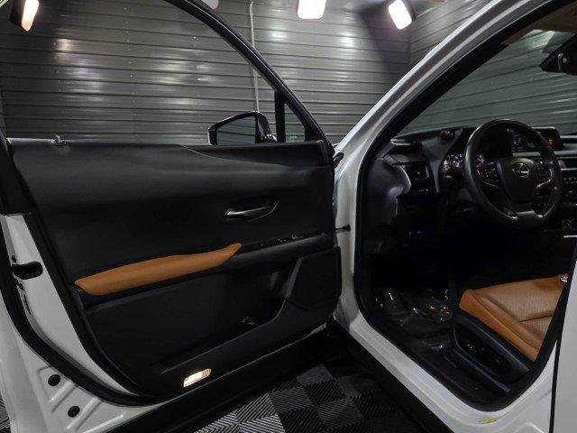 Used 2019 Lexus UX 250h w/ Premium Package image 33