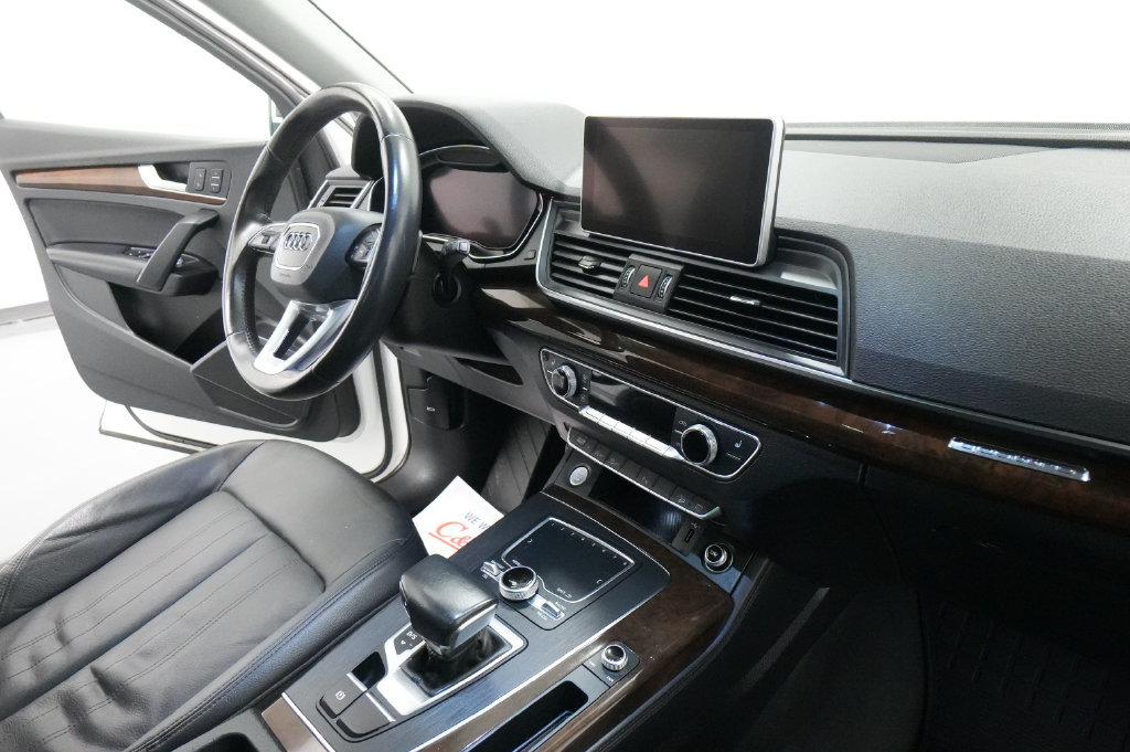 Used 2020 Audi Q5 2.0T Premium Plus w/ Premium Plus Package AWD/4WD image 32