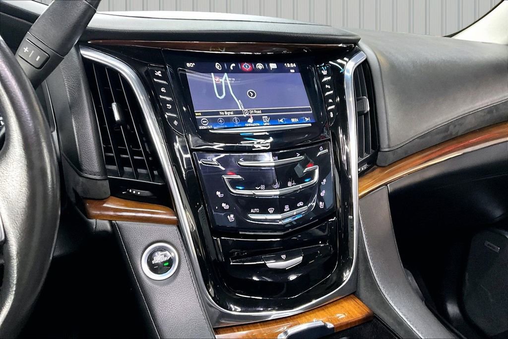 Used 2016 Cadillac Escalade Premium AWD/4WD image 9