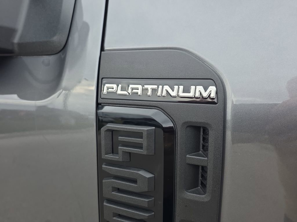 Used 2025 Ford F250 Platinum image 10