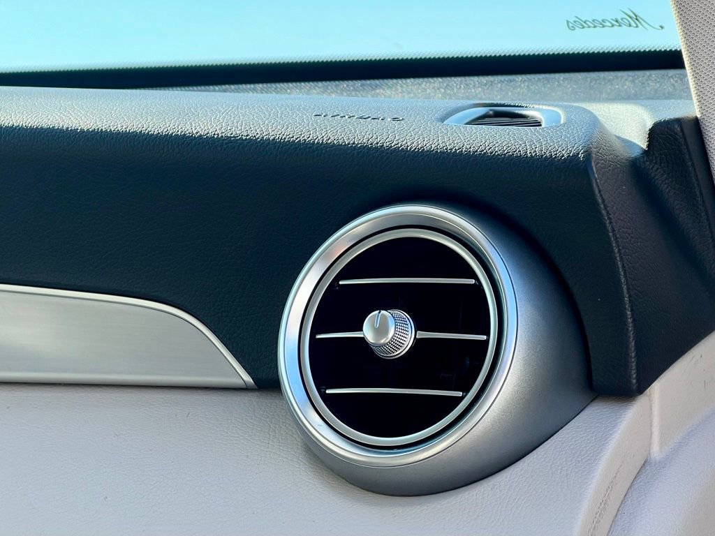 Certified 2022 Mercedes-Benz GLC 300 4MATIC image 19