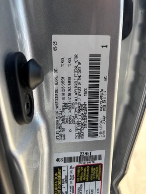Used 2025 Toyota Tundra Limited AWD/4WD image 10