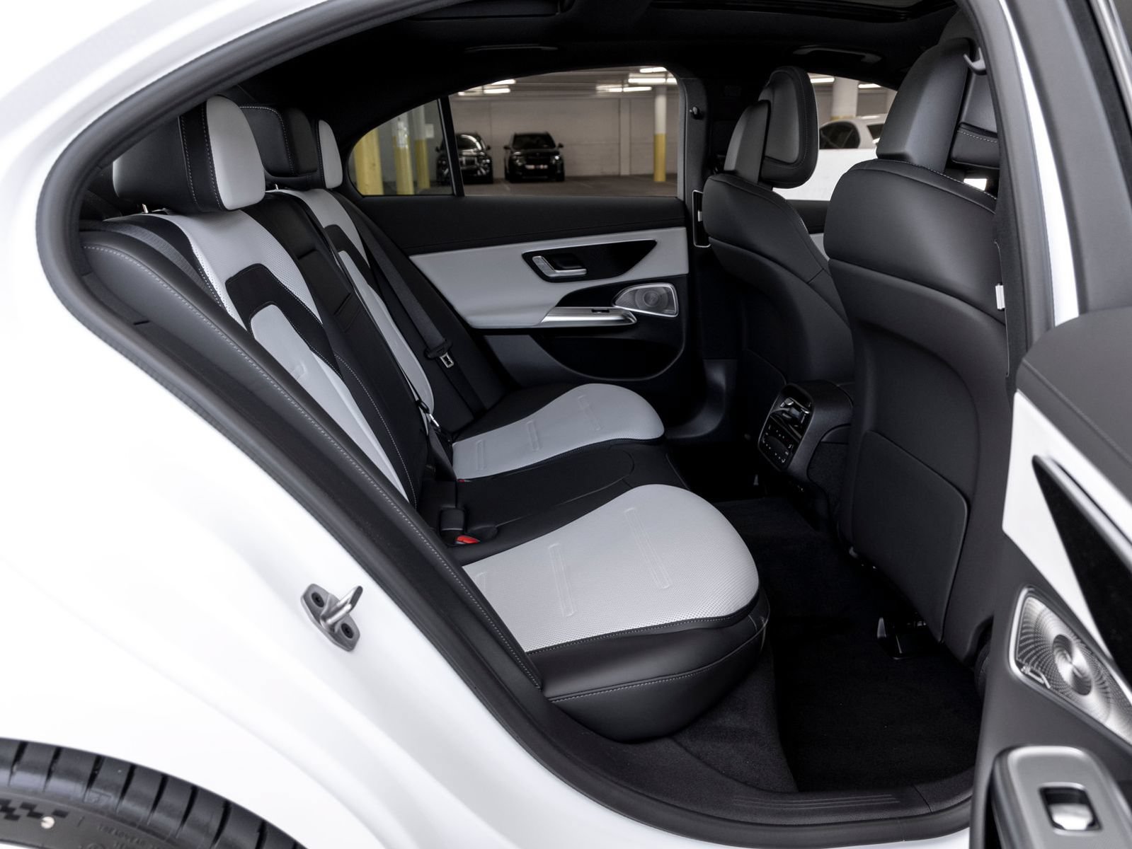 New 2026 Mercedes-Benz E 53 AMG e 4MATIC Sedan image 23