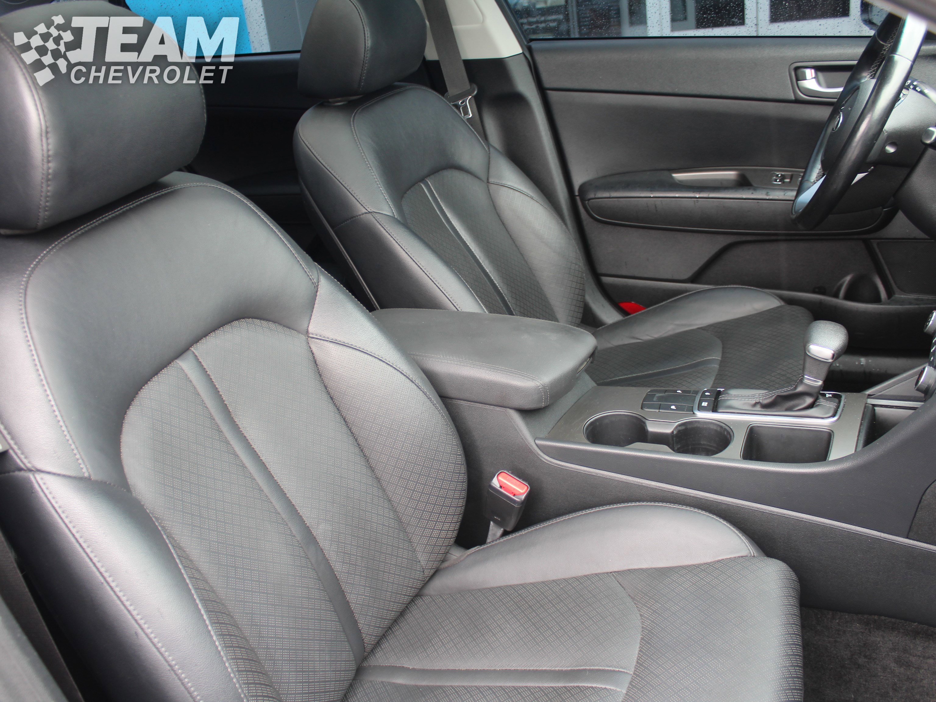 Used 2020 Kia Optima SE FWD image 29