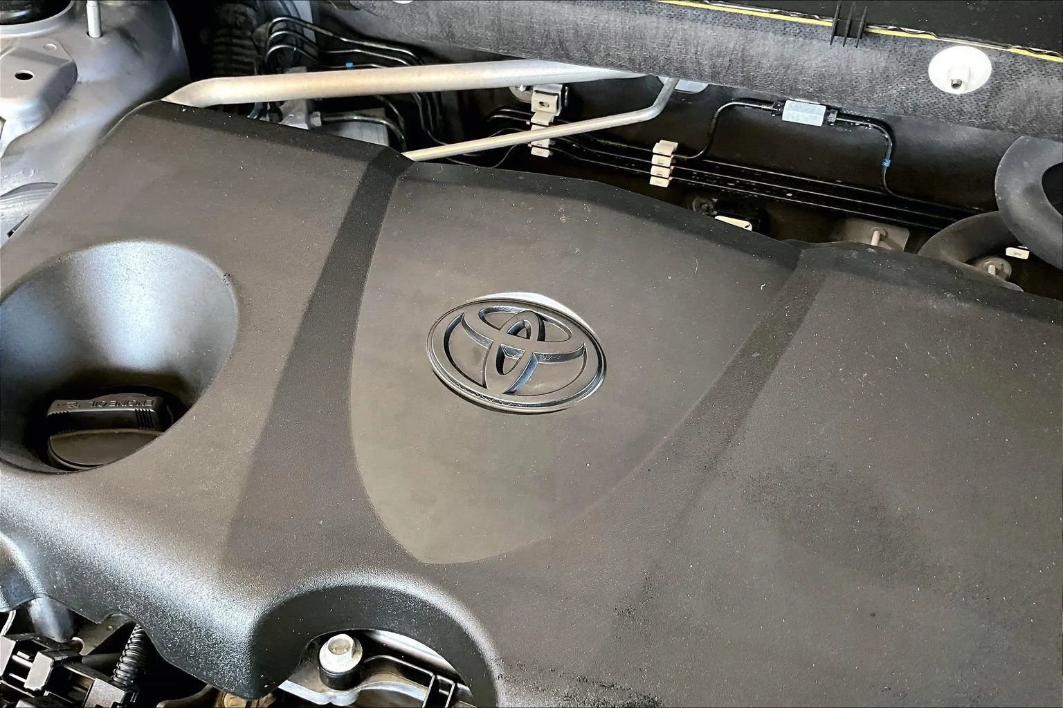 Used 2019 Toyota RAV4 LE image 27