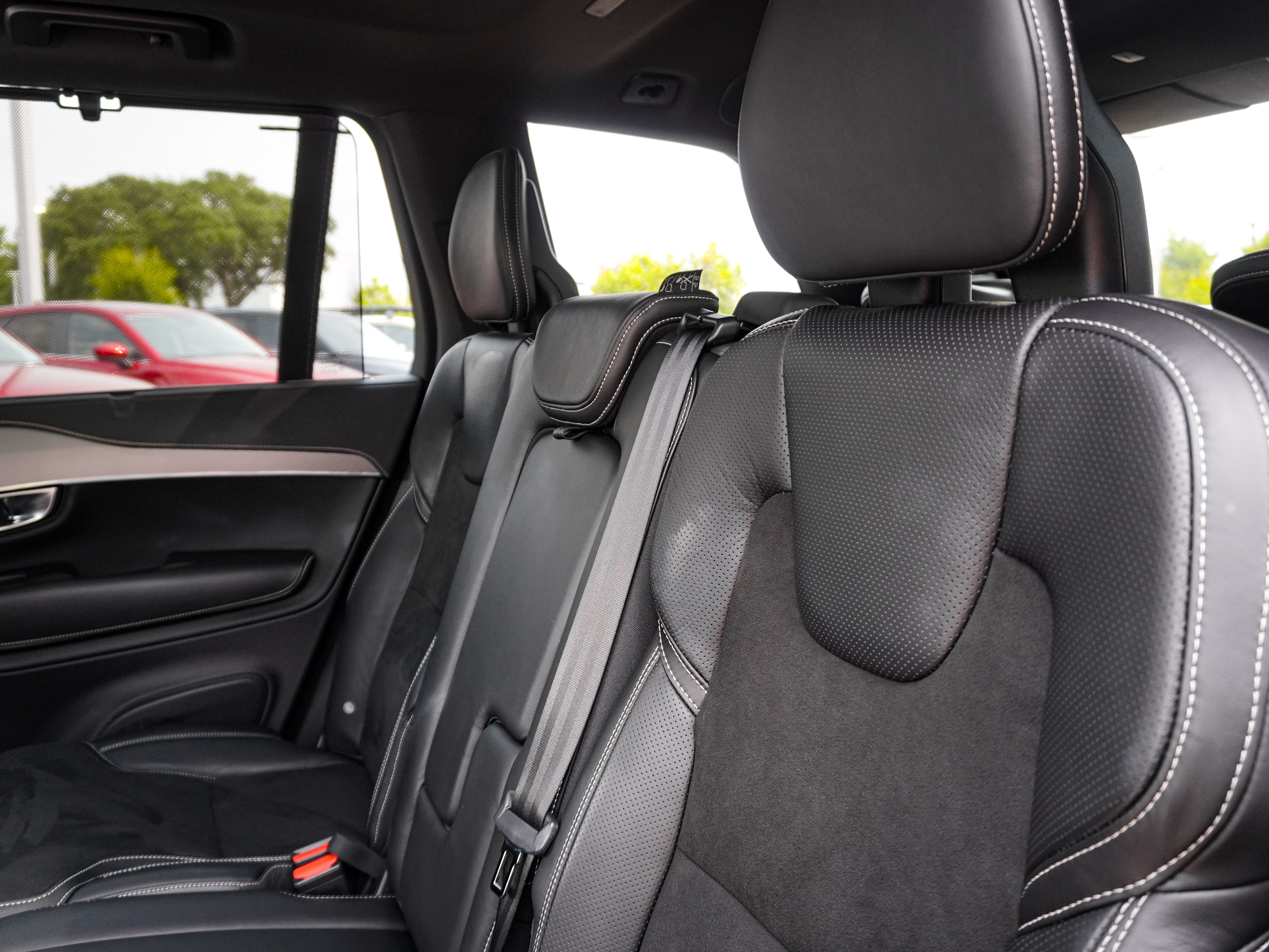 Used 2019 Volvo XC90 T6 R-Design w/ Advanced Package AWD/4WD image 32