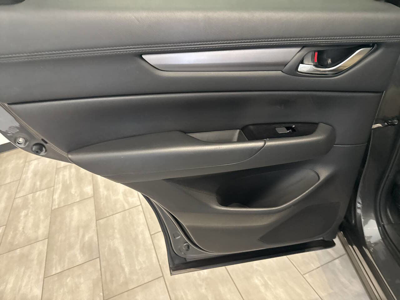 Used 2017 MAZDA CX-5 Touring w/ Preferred Equipment Package FWD image 31