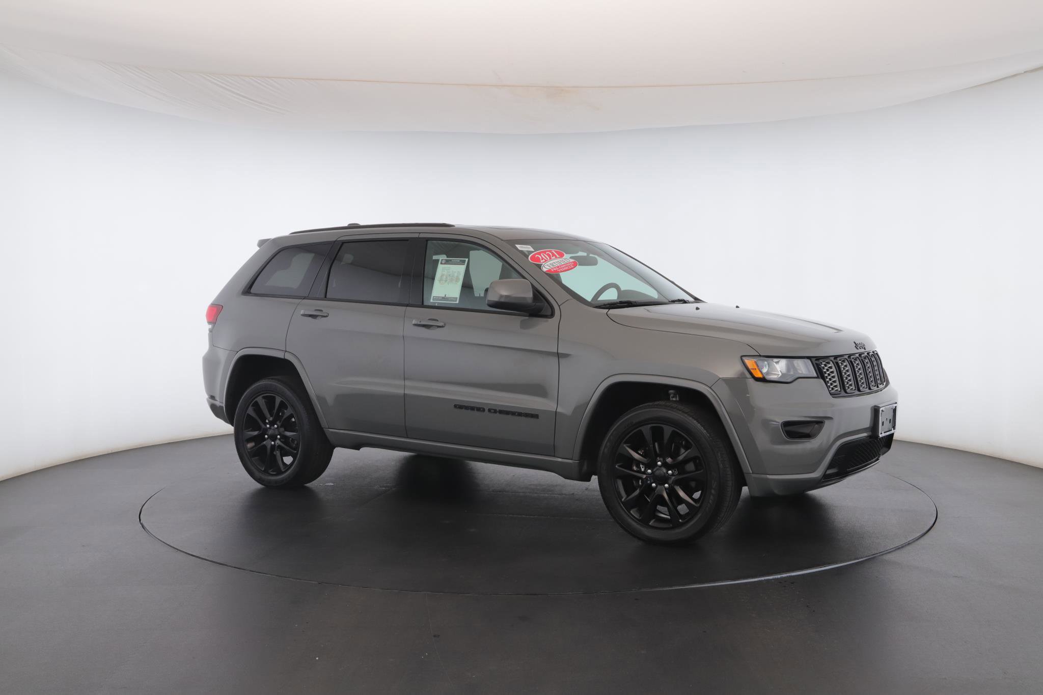 Used 2021 Jeep Grand Cherokee Laredo X image 36