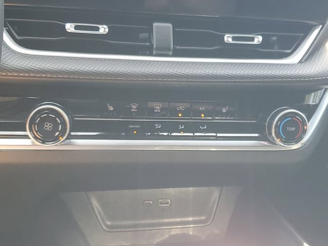 Certified 2025 Chevrolet Equinox LT AWD/4WD image 24
