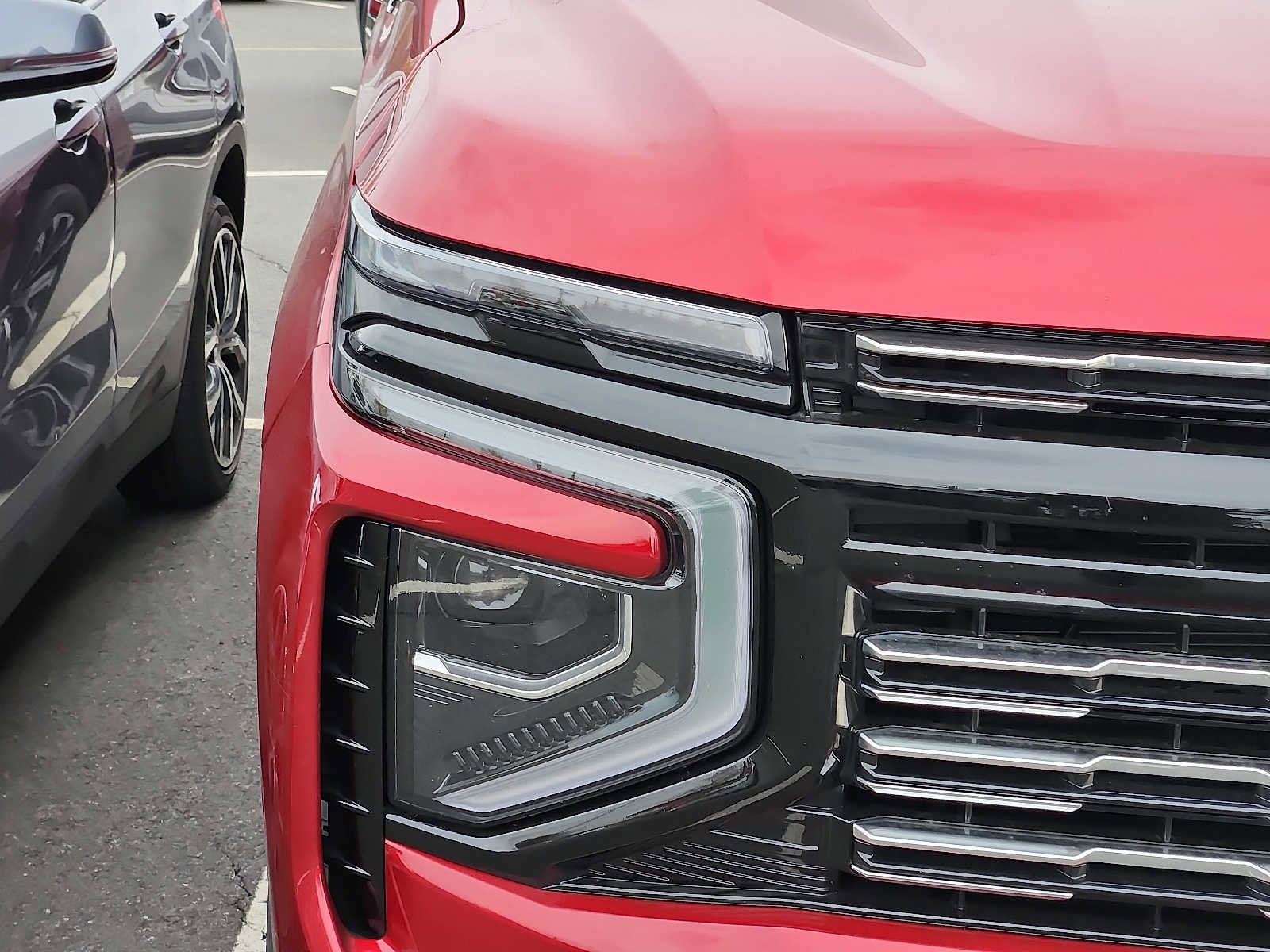 Used 2025 Chevrolet Tahoe High Country image 3