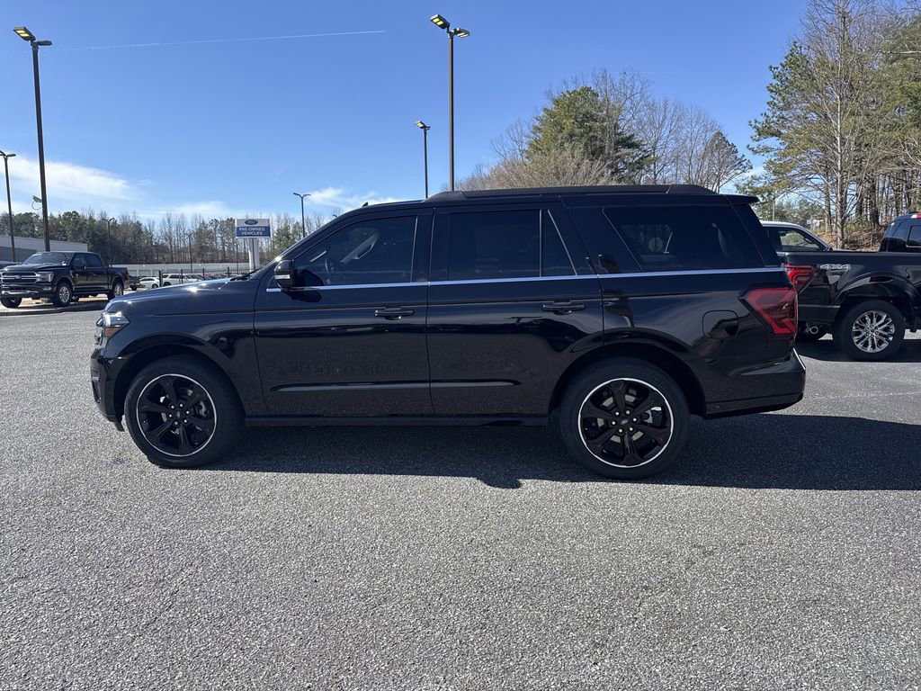 Used 2024 Ford Expedition Limited image 4