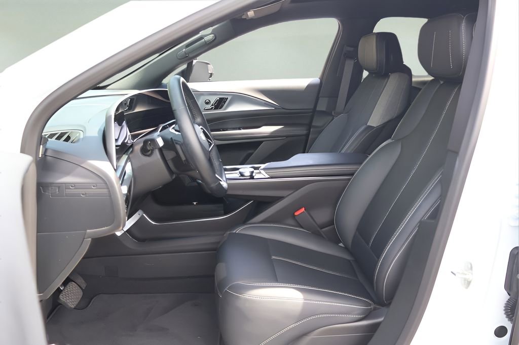 Certified 2024 Cadillac Lyriq Tech RWD image 12