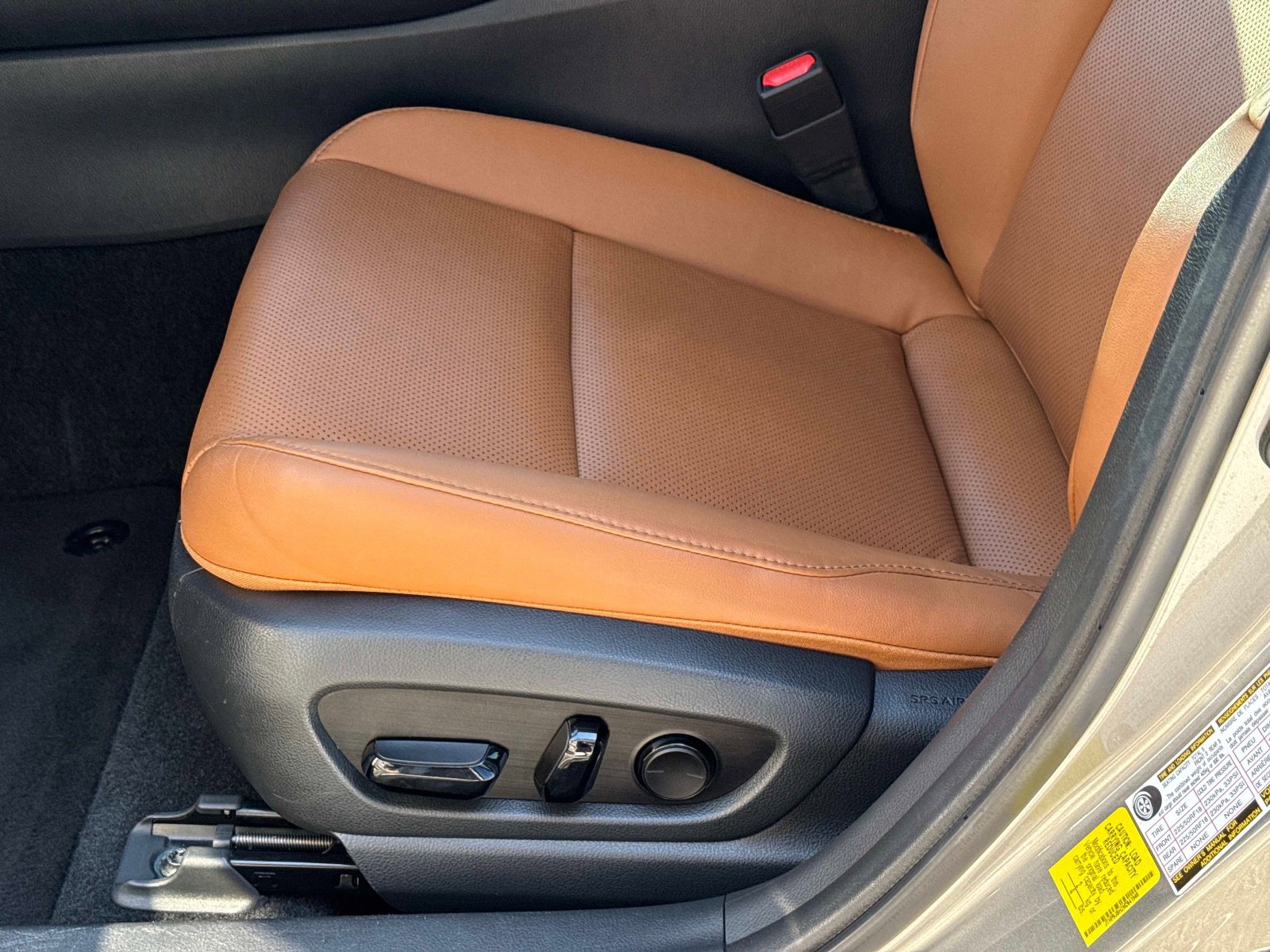 Used 2021 Lexus UX 250h w/ Premium Package image 21