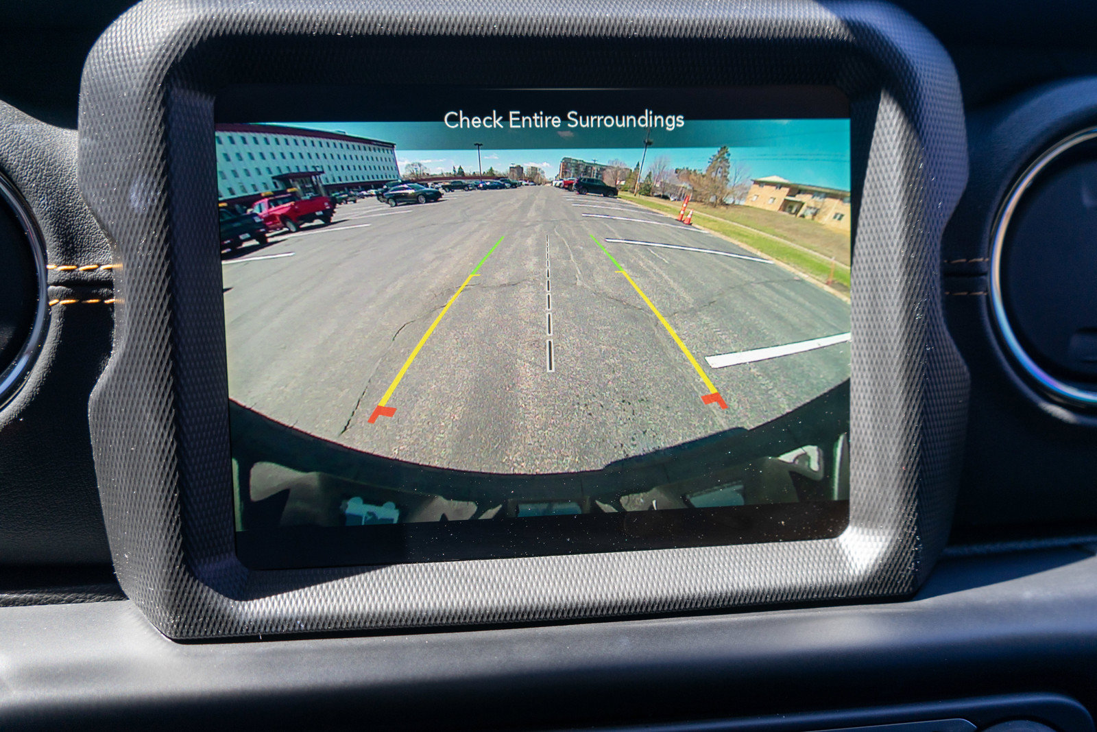 Used 2022 Jeep Wrangler Unlimited Sahara AWD/4WD image 19