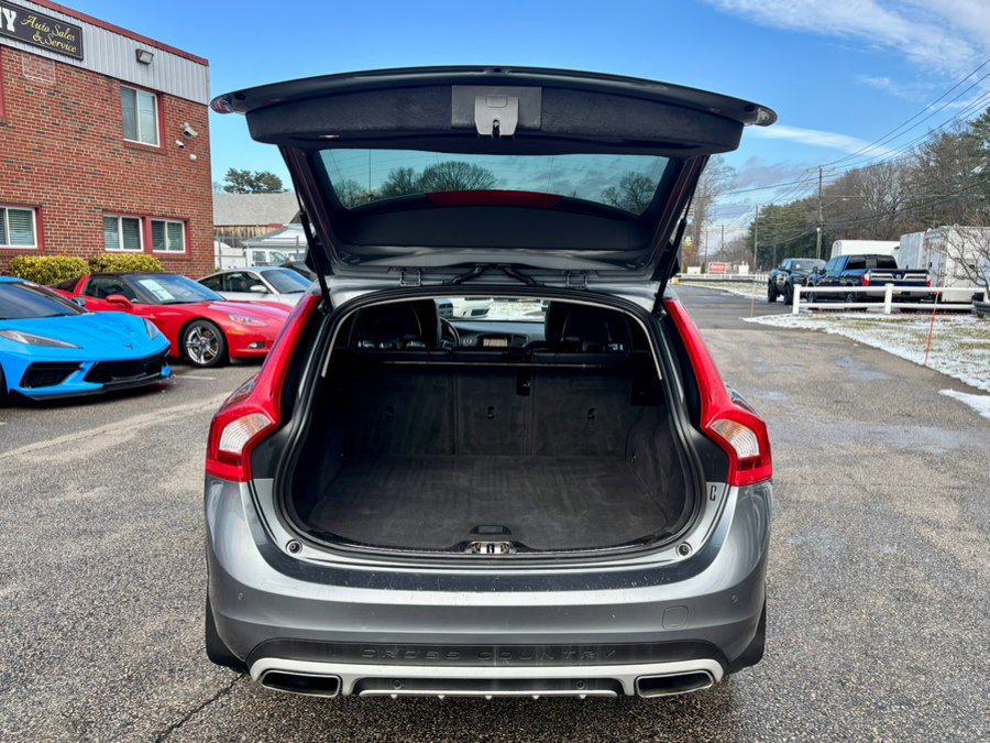Used 2018 Volvo V60 T5 Cross Country w/ Convenience Package AWD/4WD image 28