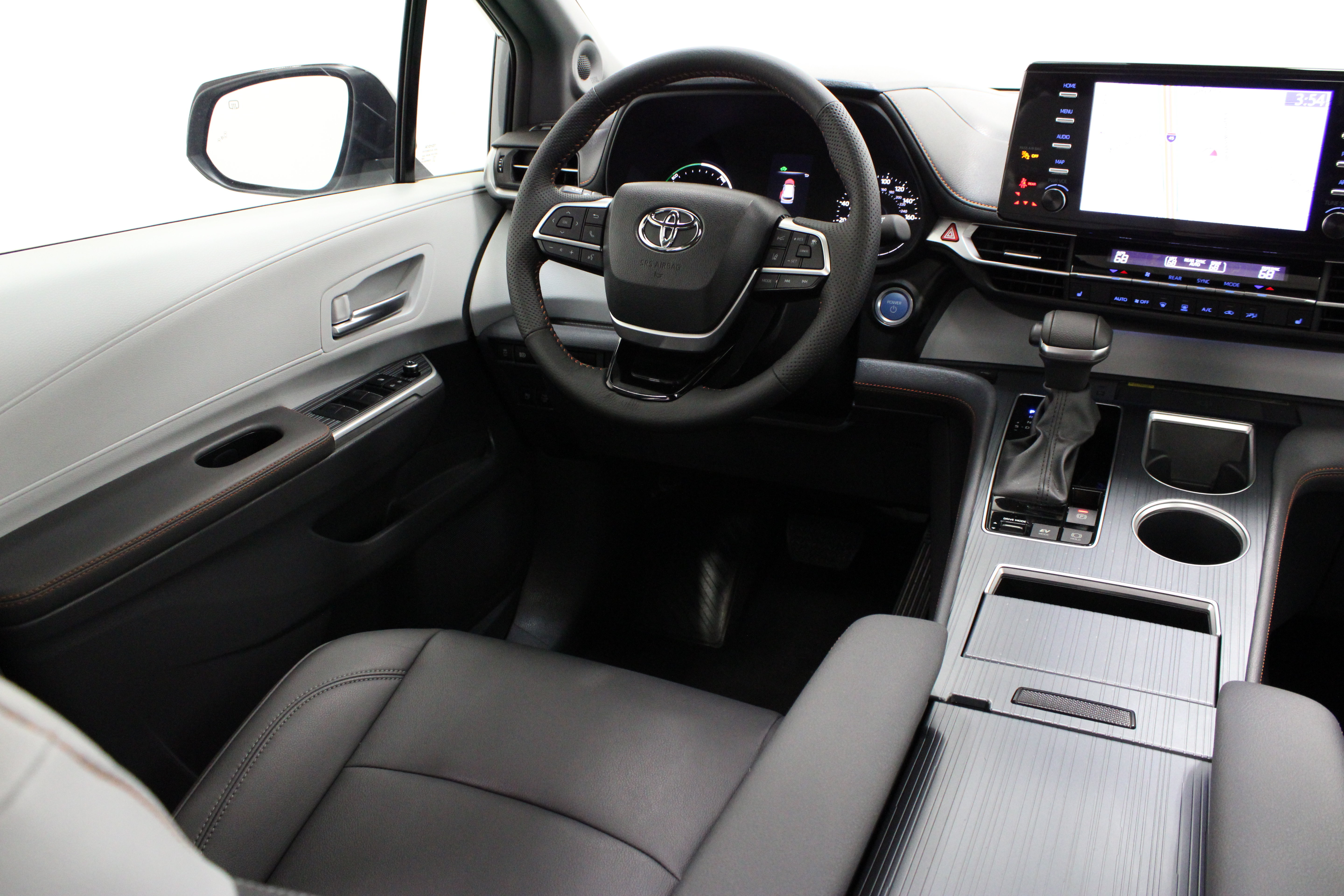 Used 2023 Toyota Sienna XSE w/ XSE Plus Package AWD/4WD image 33
