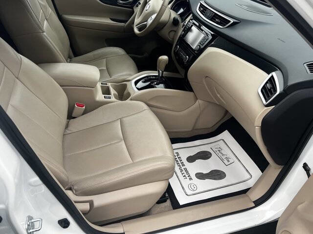 Used 2015 Nissan Rogue SL w/ SL Premium Package image 14