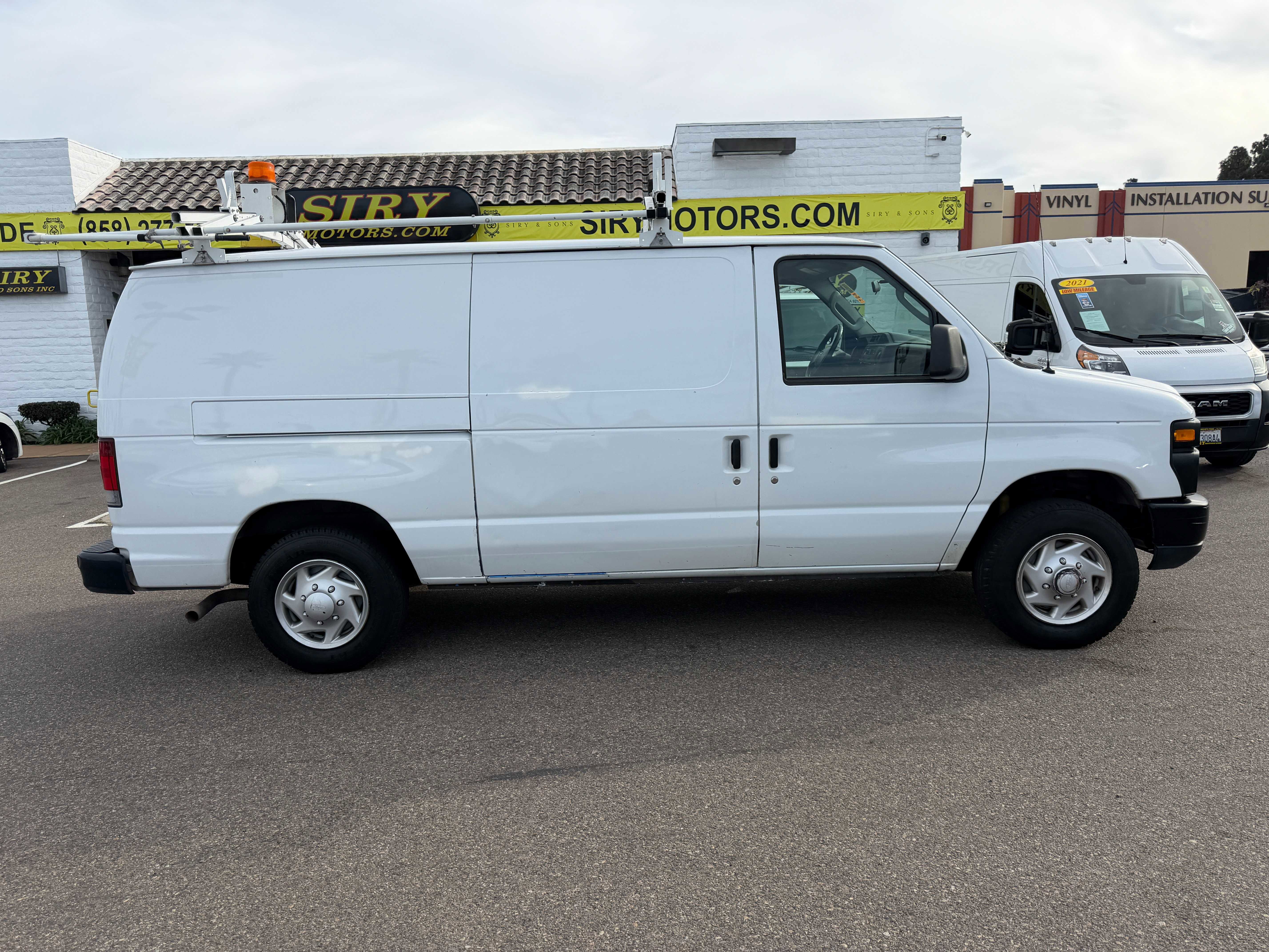 Used 2013 Ford E-150 and Econoline 150 RWD image 2