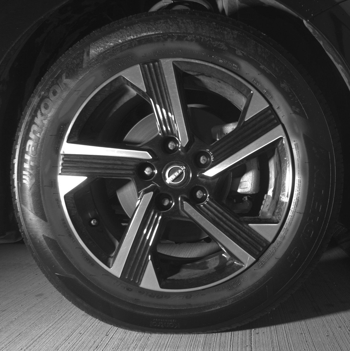 Used 2025 Nissan Sentra SV FWD image 13