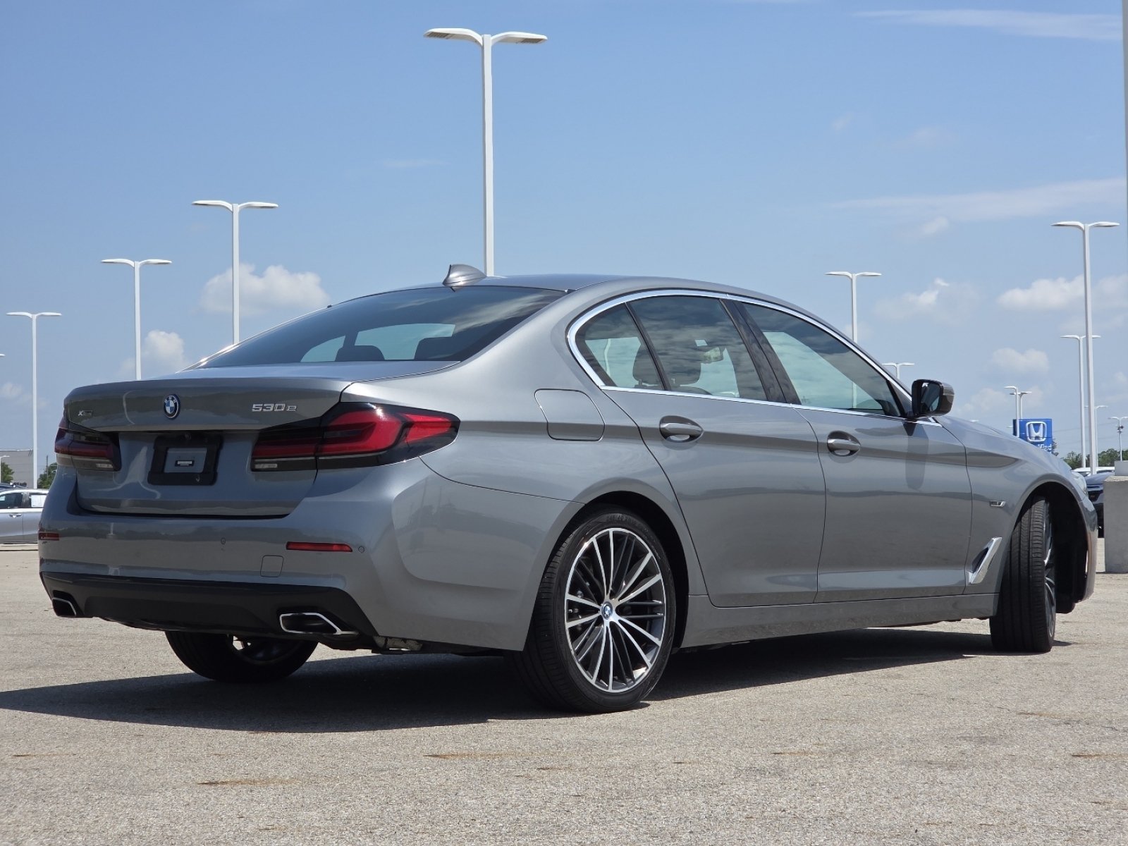 Used 2023 BMW 530e xDrive AWD/4WD image 18