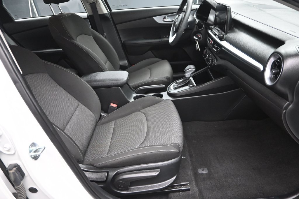 Certified 2023 Kia Forte LXS w/ LXS Technology Package FWD image 33