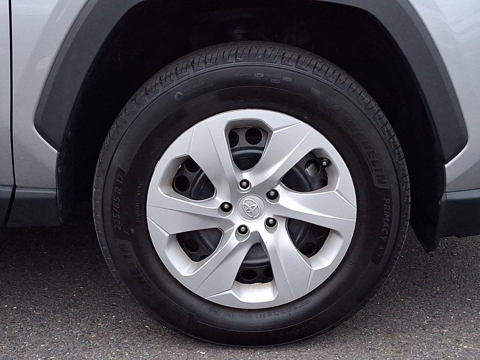 Used 2023 Toyota RAV4 LE image 8