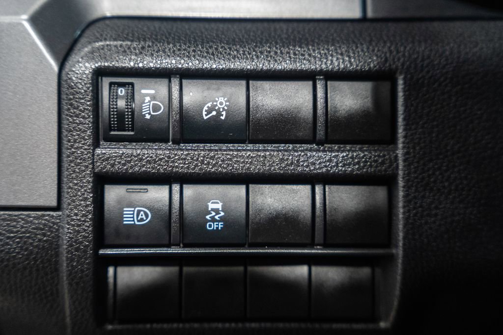 Used 2025 Toyota Tacoma TRD Off-Road AWD/4WD image 40
