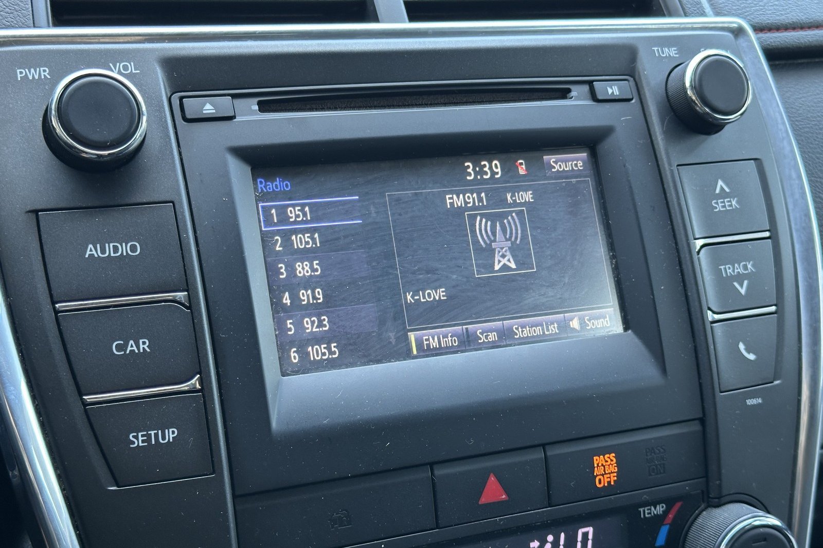 Used 2017 Toyota Camry SE FWD image 16