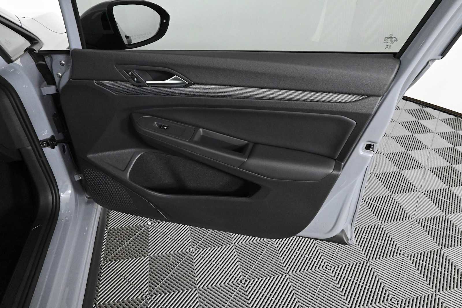 New 2026 Volkswagen GTI SE FWD image 11
