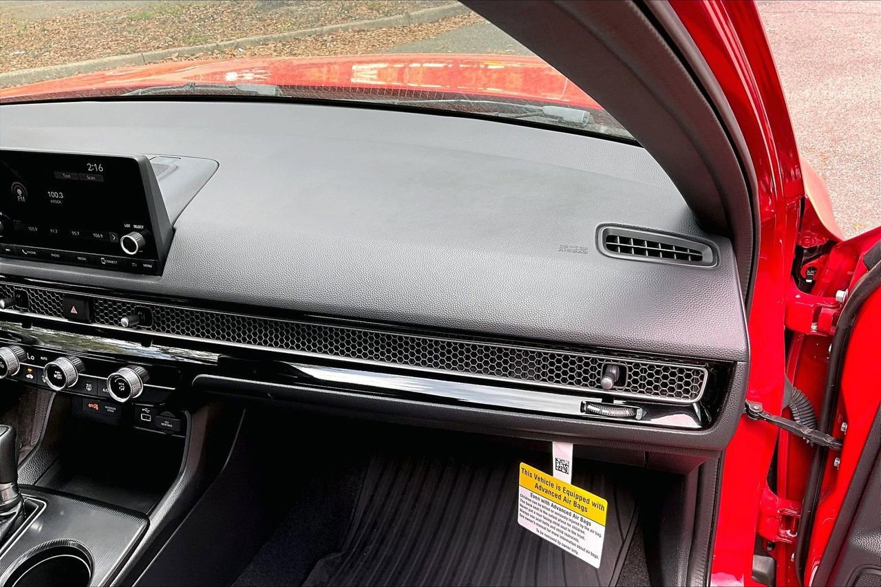 Used 2023 Honda Civic Sport image 23