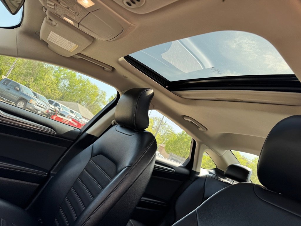 Used 2017 Ford Fusion SE w/ Equipment Group 601A image 37