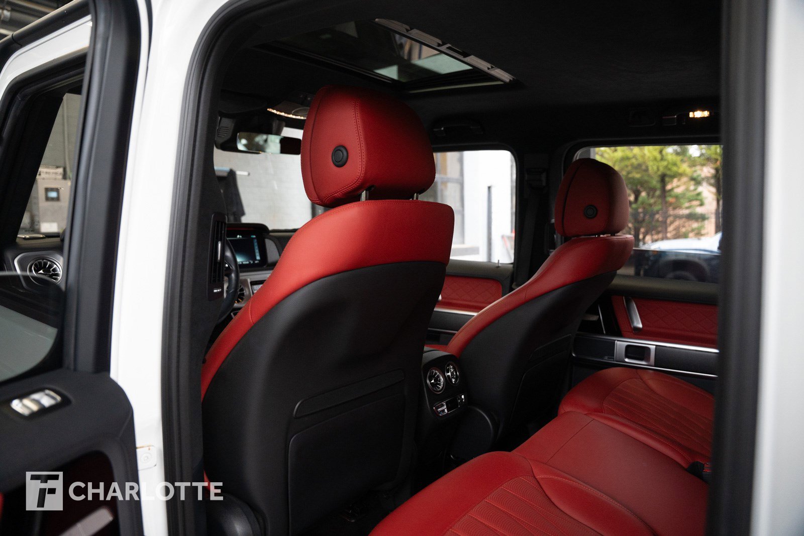 Used 2023 Mercedes-Benz G 550 image 32