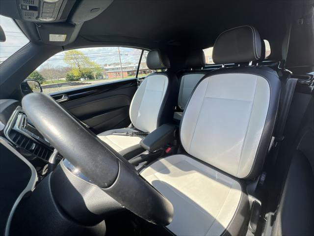 Used 2018 Volkswagen Beetle 2.0T S FWD image 11