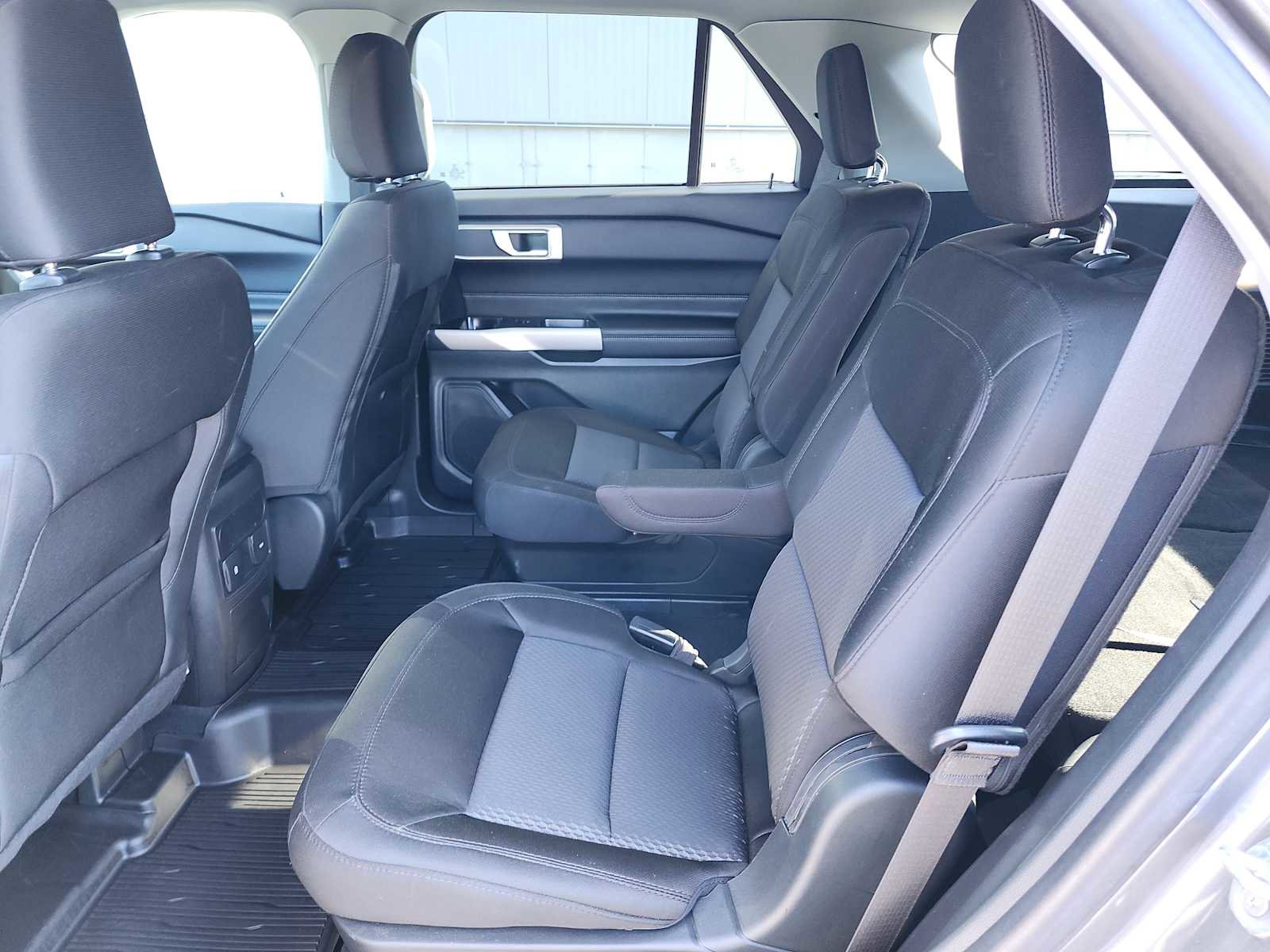 Used 2023 Ford Explorer XLT AWD/4WD image 15