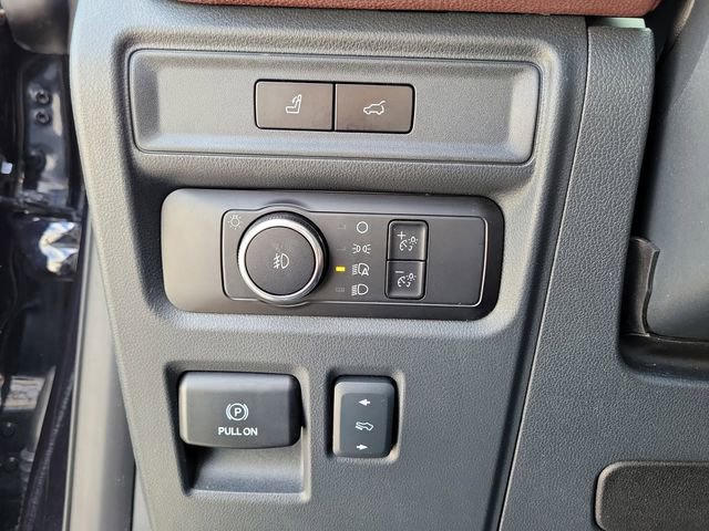 Used 2023 Ford Expedition Limited image 25