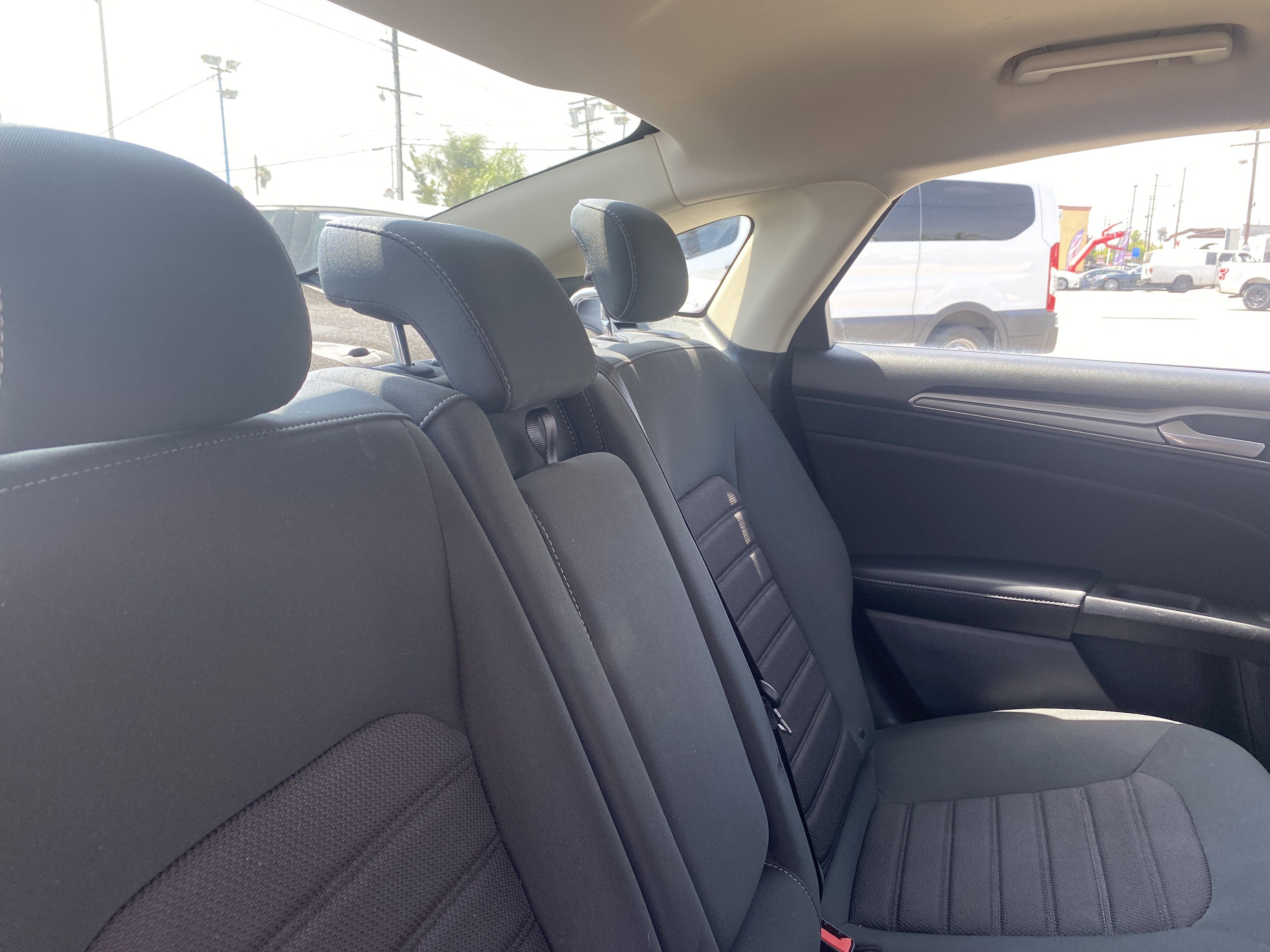 Used 2019 Ford Fusion SE FWD image 26