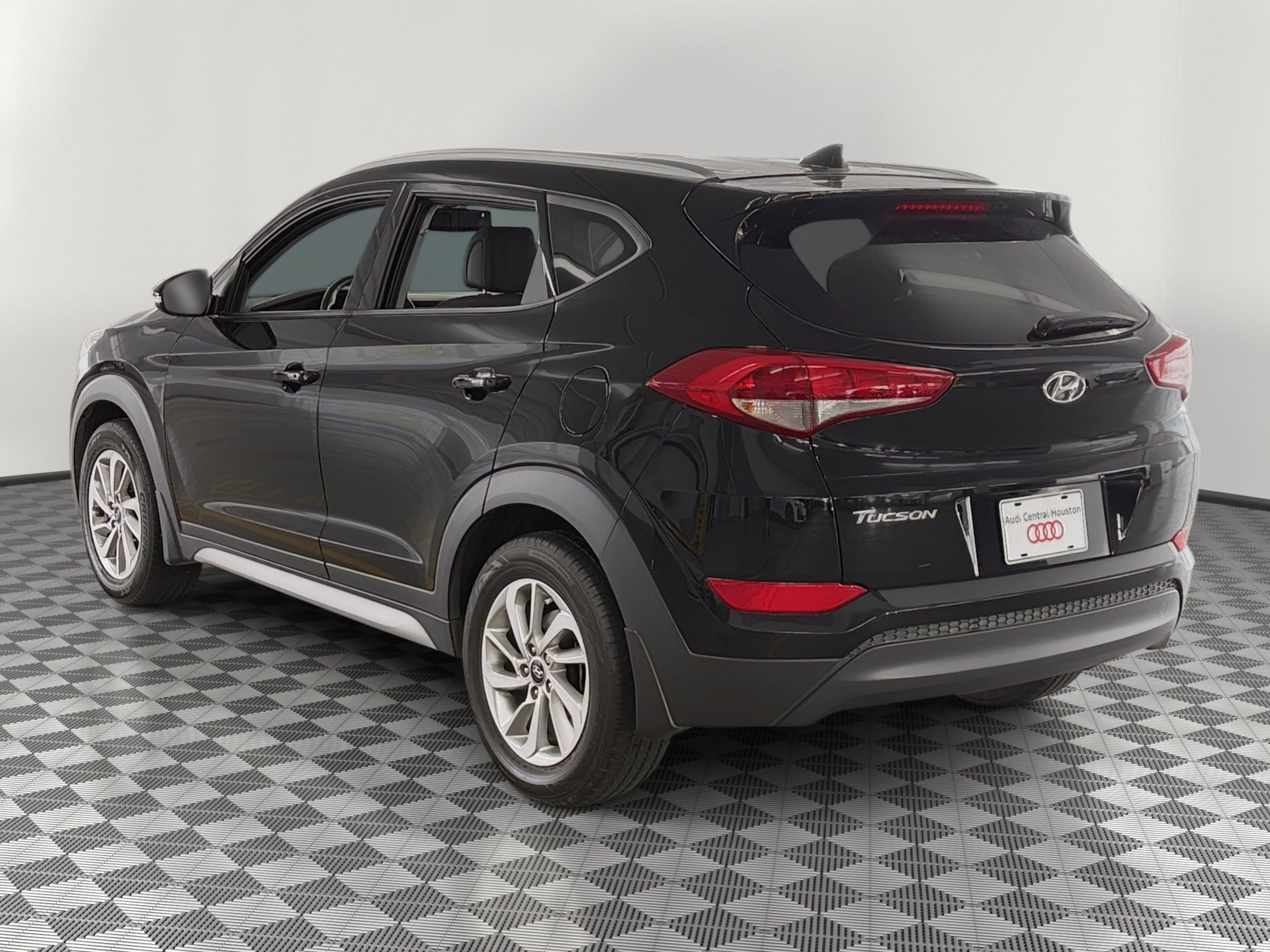 Used 2018 Hyundai Tucson SEL Plus w/ Cargo Package FWD image 3