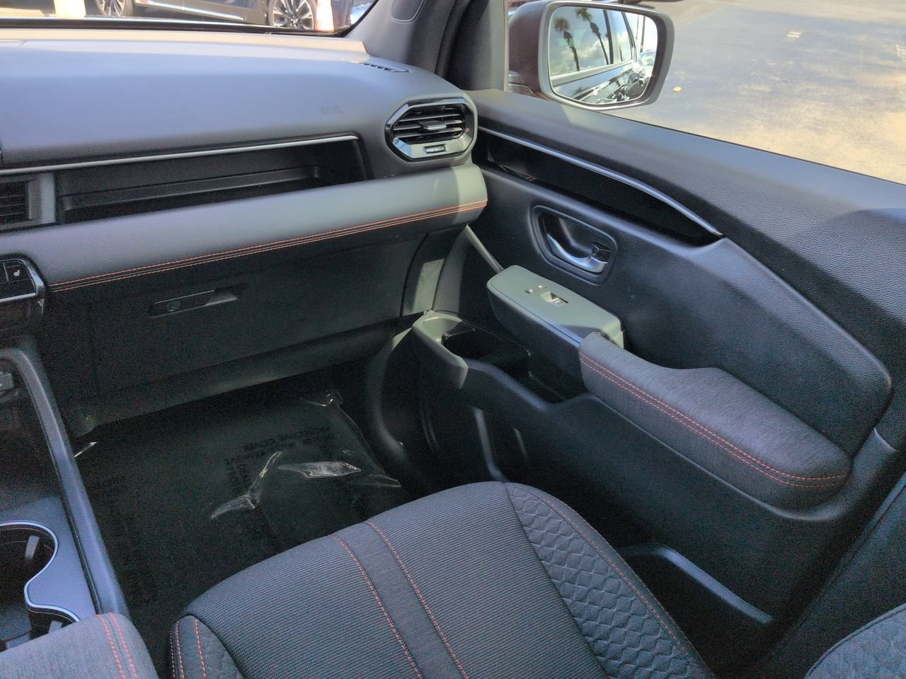 Used 2025 Honda Pilot Sport image 17