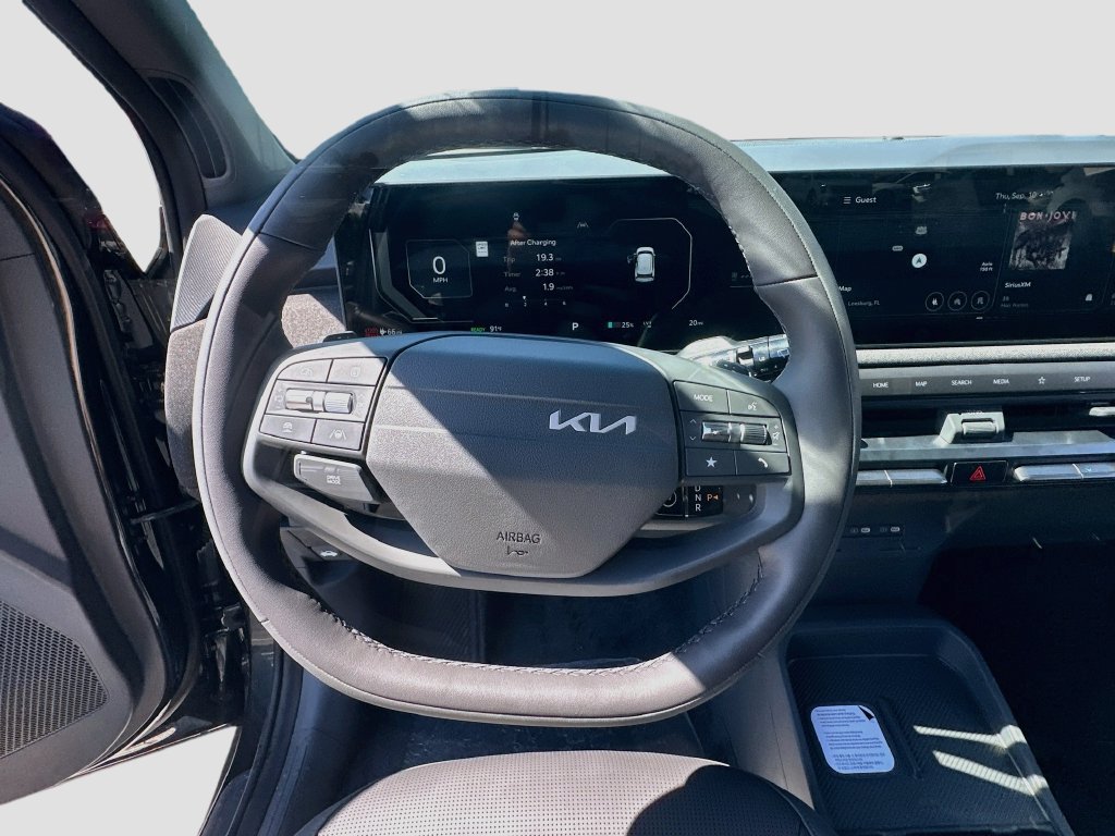 New 2027 Kia EV3 Land FWD image 11