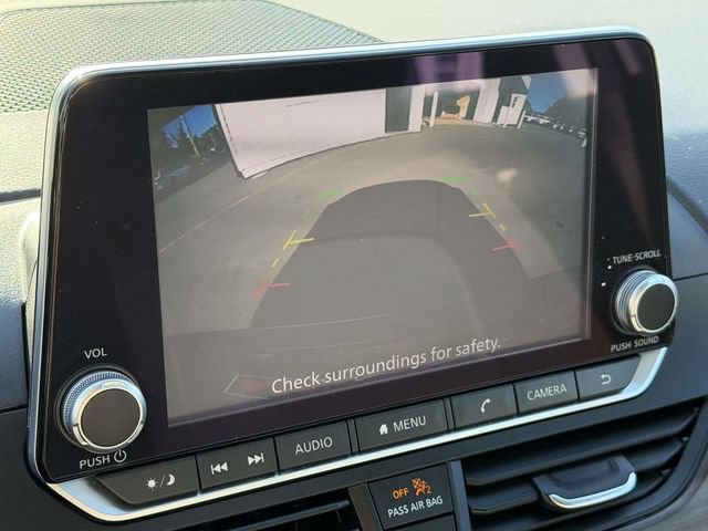 Used 2025 Nissan Altima 2.5 SV FWD image 2