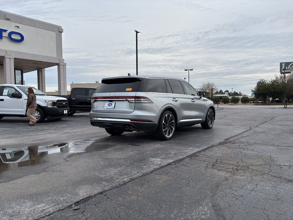 Used 2021 Lincoln Aviator Reserve w/ Equipment Group 202A image 8