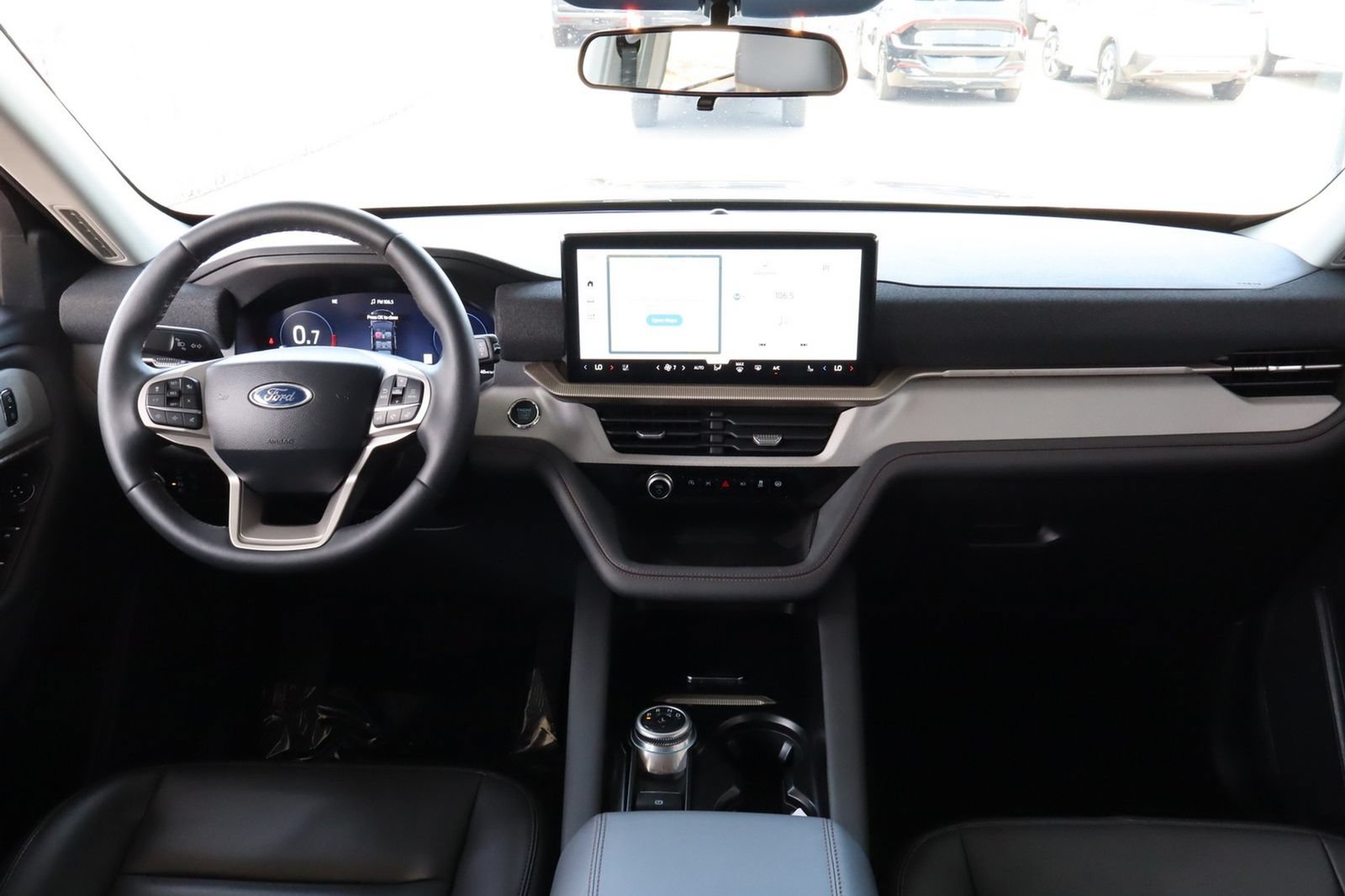 Used 2025 Ford Explorer Active w/ Active Comfort Package RWD image 27